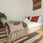 Cosy 1 Bedroom Top Floor Apartment On Edgware Road