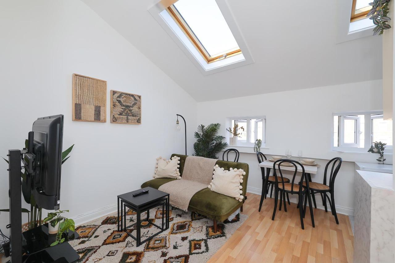 Cosy 1 Bedroom Floor On Edgware Road * Londra